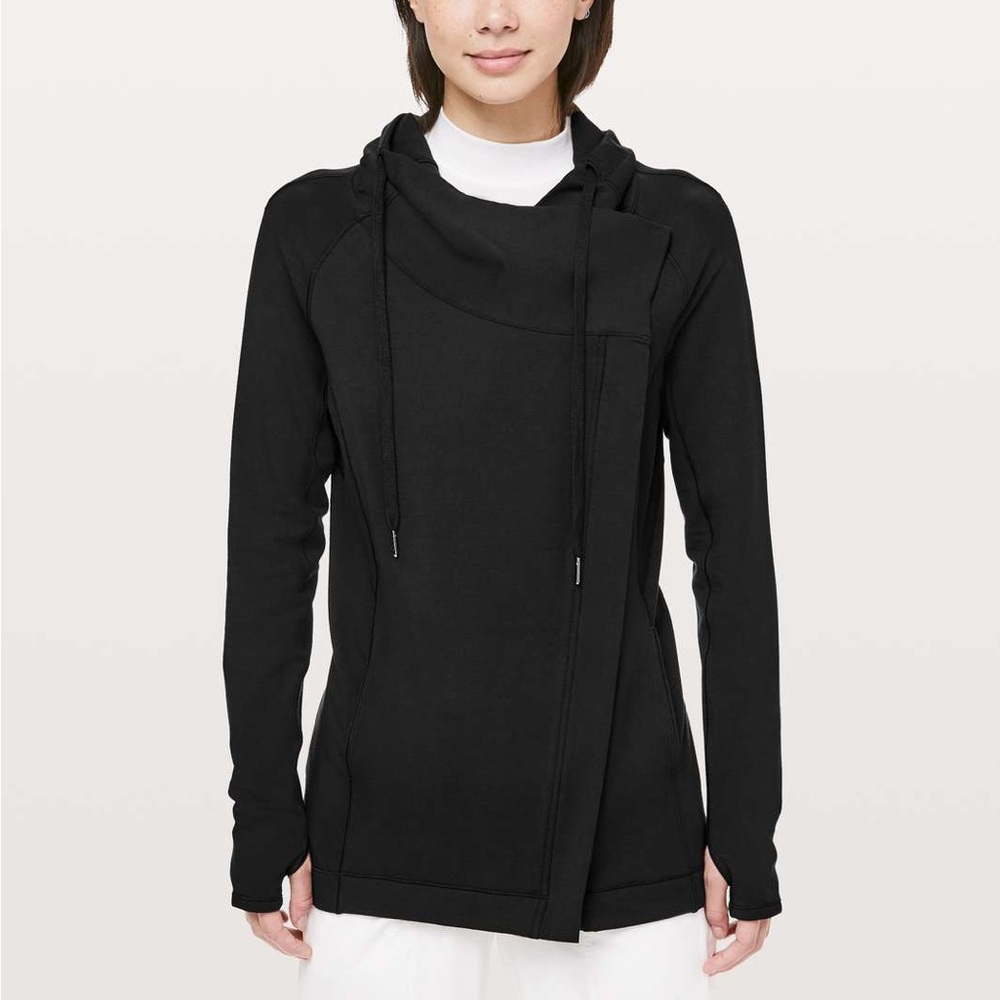 Lululemon Coast Easy Wrap Size 8 Black